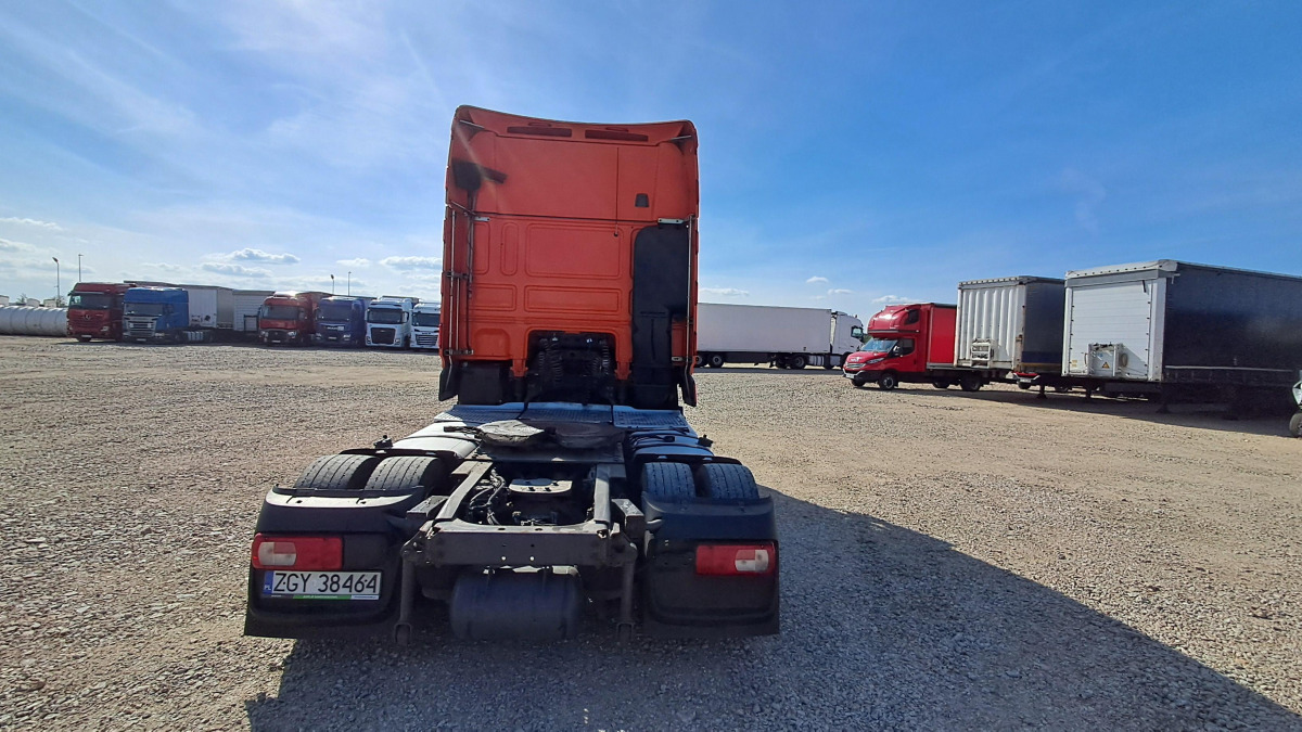DAF XF 460 FT CIĄGNIK SIODŁOWY - Nyergesvontató: 4 kép. DAF XF 460 FT CIĄGNIK SIODŁOWY - Nyergesvontató: 4 kép.