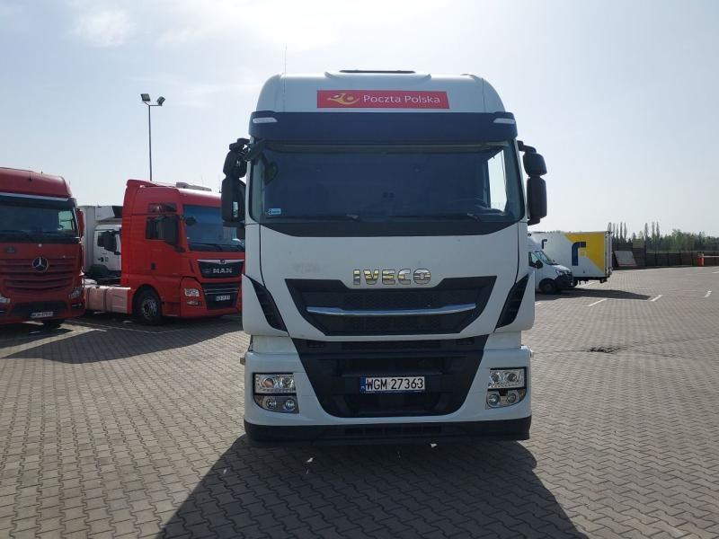 IVECO AS 440 S48 CIĄGNIK SIODŁOWY - Nyergesvontató: 3 kép. IVECO AS 440 S48 CIĄGNIK SIODŁOWY - Nyergesvontató: 3 kép.