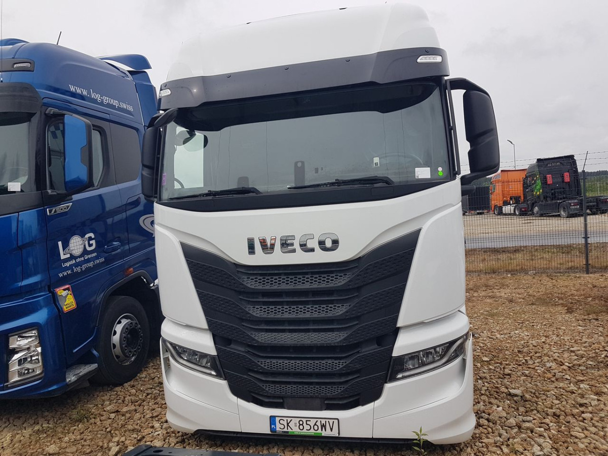 IVECO AS440ST/FP LT CIĄGNIK SIODŁOWY - Nyergesvontató: 2 kép. IVECO AS440ST/FP LT CIĄGNIK SIODŁOWY - Nyergesvontató: 2 kép.