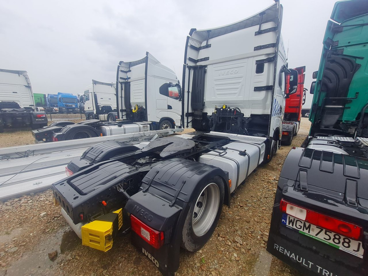 IVECO AS440ST/FP LT CIĄGNIK SIODŁOWY - Nyergesvontató: 4 kép. IVECO AS440ST/FP LT CIĄGNIK SIODŁOWY - Nyergesvontató: 4 kép.