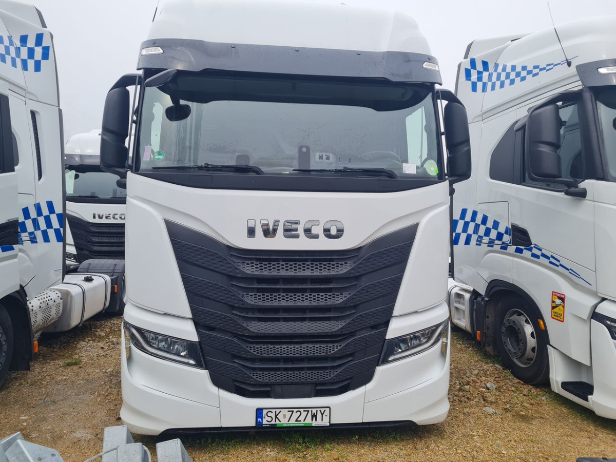 IVECO AS440ST/FP LT CIĄGNIK SIODŁOWY - Nyergesvontató: 2 kép. IVECO AS440ST/FP LT CIĄGNIK SIODŁOWY - Nyergesvontató: 2 kép.