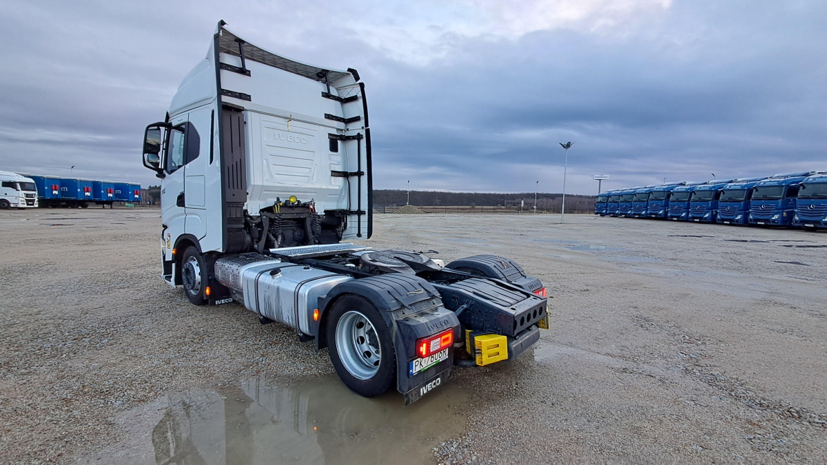 IVECO AS440ST/FP LT CIĄGNIK SIODŁOWY - Nyergesvontató: 5 kép. IVECO AS440ST/FP LT CIĄGNIK SIODŁOWY - Nyergesvontató: 5 kép.
