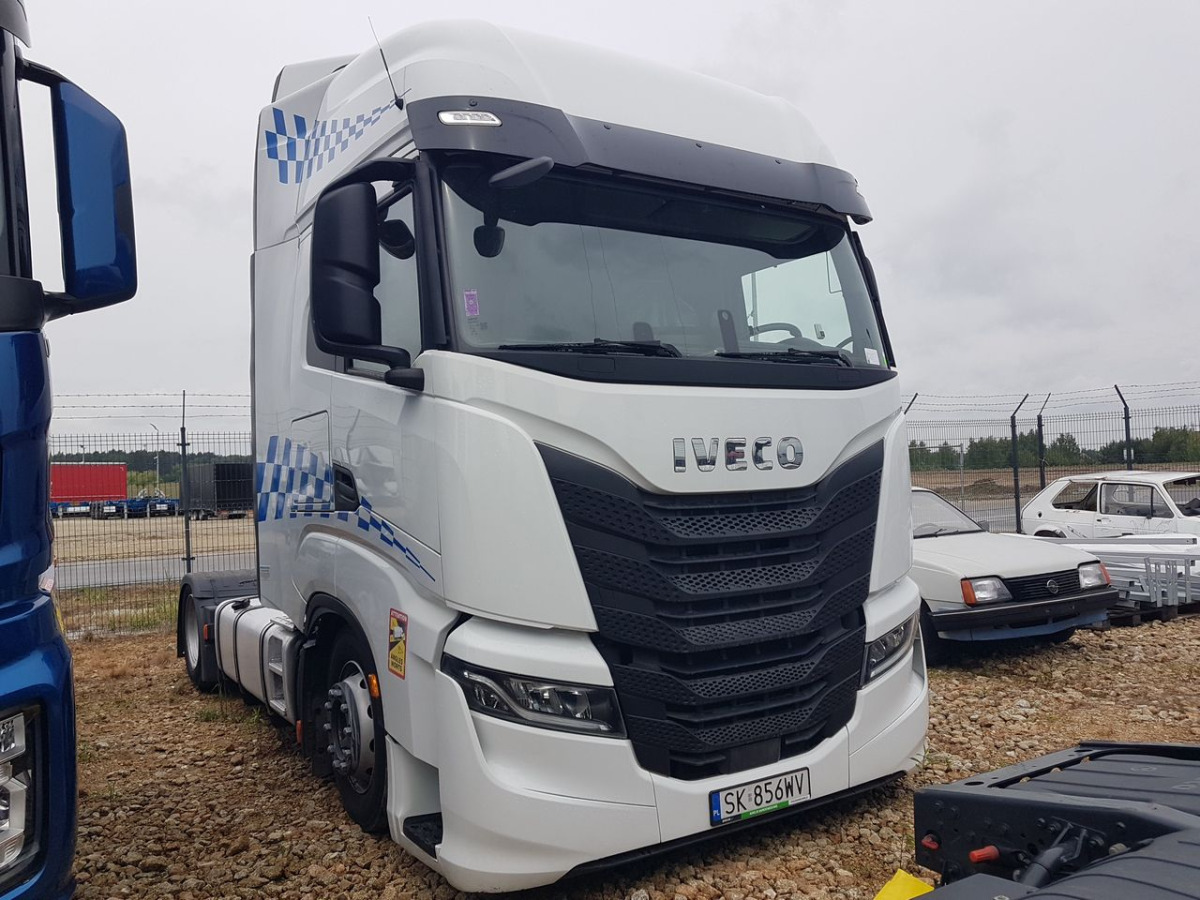 IVECO AS440ST/FP LT CIĄGNIK SIODŁOWY - Nyergesvontató: 1 kép. IVECO AS440ST/FP LT CIĄGNIK SIODŁOWY - Nyergesvontató: 1 kép.