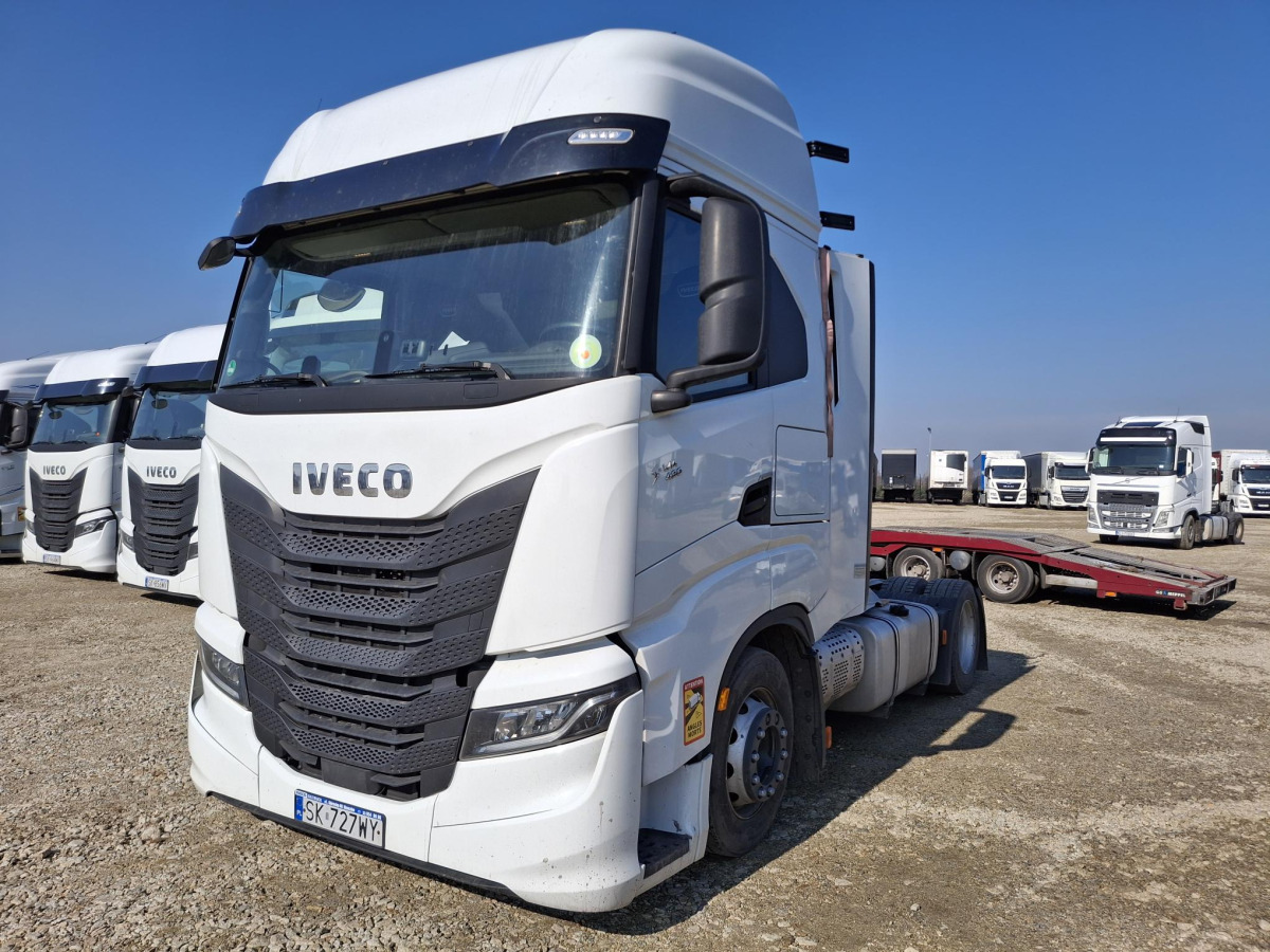 IVECO AS440ST/FP LT CIĄGNIK SIODŁOWY - Nyergesvontató: 3 kép. IVECO AS440ST/FP LT CIĄGNIK SIODŁOWY - Nyergesvontató: 3 kép.