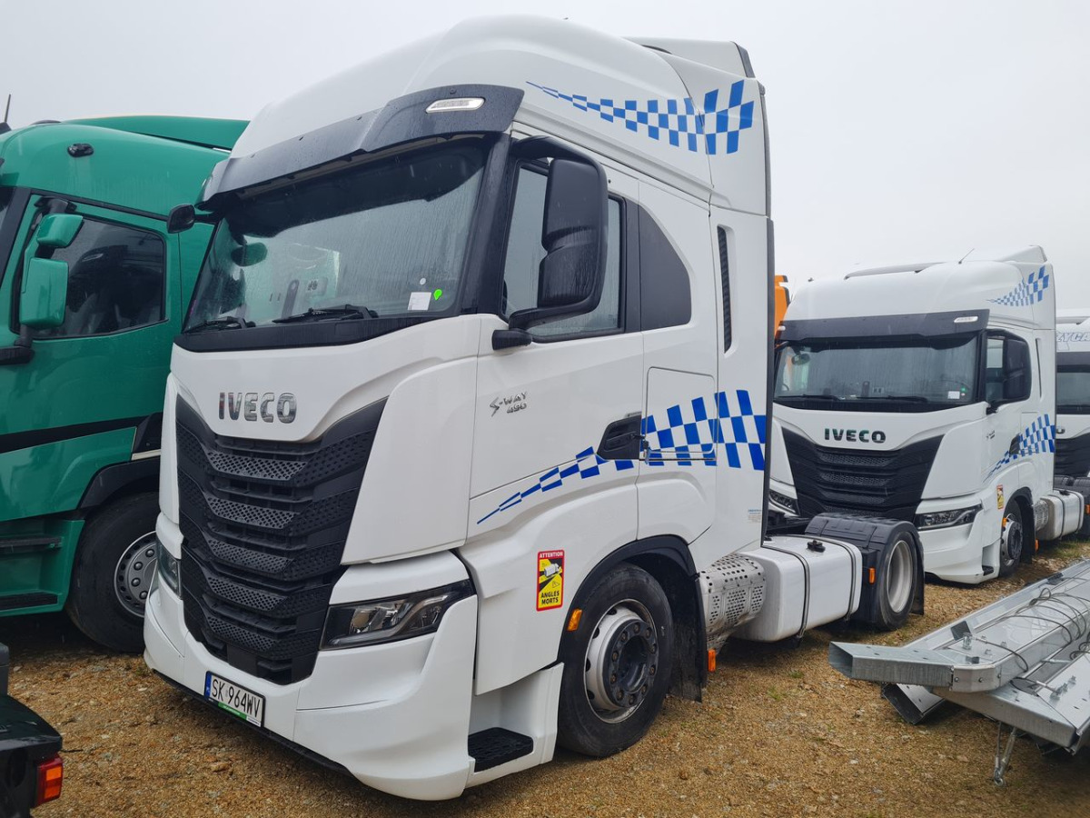 IVECO AS440ST/FP LT CIĄGNIK SIODŁOWY - Nyergesvontató: 2 kép. IVECO AS440ST/FP LT CIĄGNIK SIODŁOWY - Nyergesvontató: 2 kép.