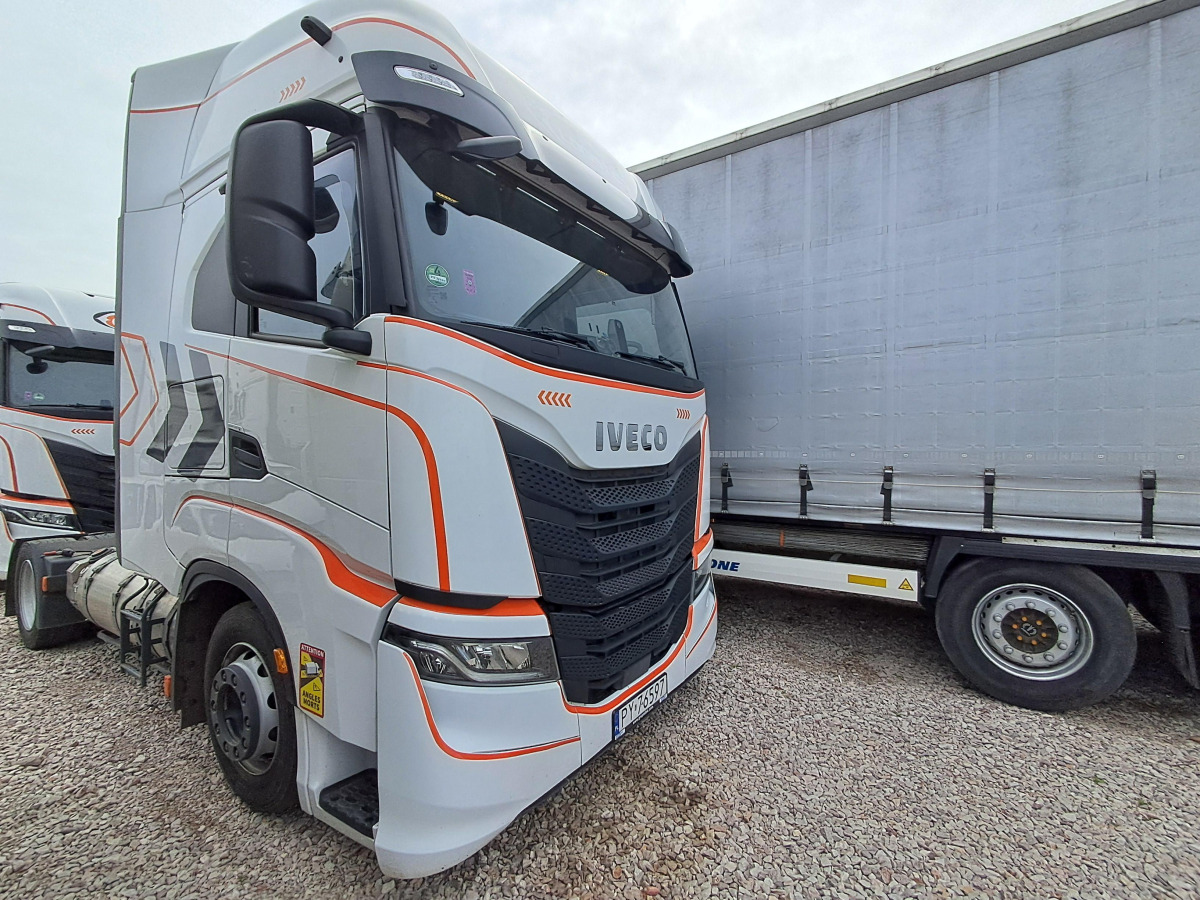 IVECO AS440ST/FP LT LNG CIĄGNIK SIODŁOWY - Nyergesvontató: 1 kép. IVECO AS440ST/FP LT LNG CIĄGNIK SIODŁOWY - Nyergesvontató: 1 kép.