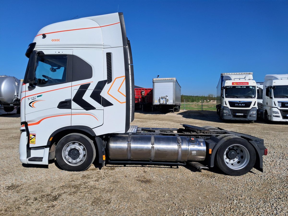 IVECO AS440ST/FP LT LNG CIĄGNIK SIODŁOWY - Nyergesvontató: 4 kép. IVECO AS440ST/FP LT LNG CIĄGNIK SIODŁOWY - Nyergesvontató: 4 kép.