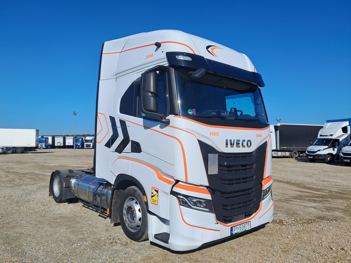 IVECO AS440ST/FP LT LNG CIĄGNIK SIODŁOWY - Nyergesvontató: 1 kép. IVECO AS440ST/FP LT LNG CIĄGNIK SIODŁOWY - Nyergesvontató: 1 kép.
