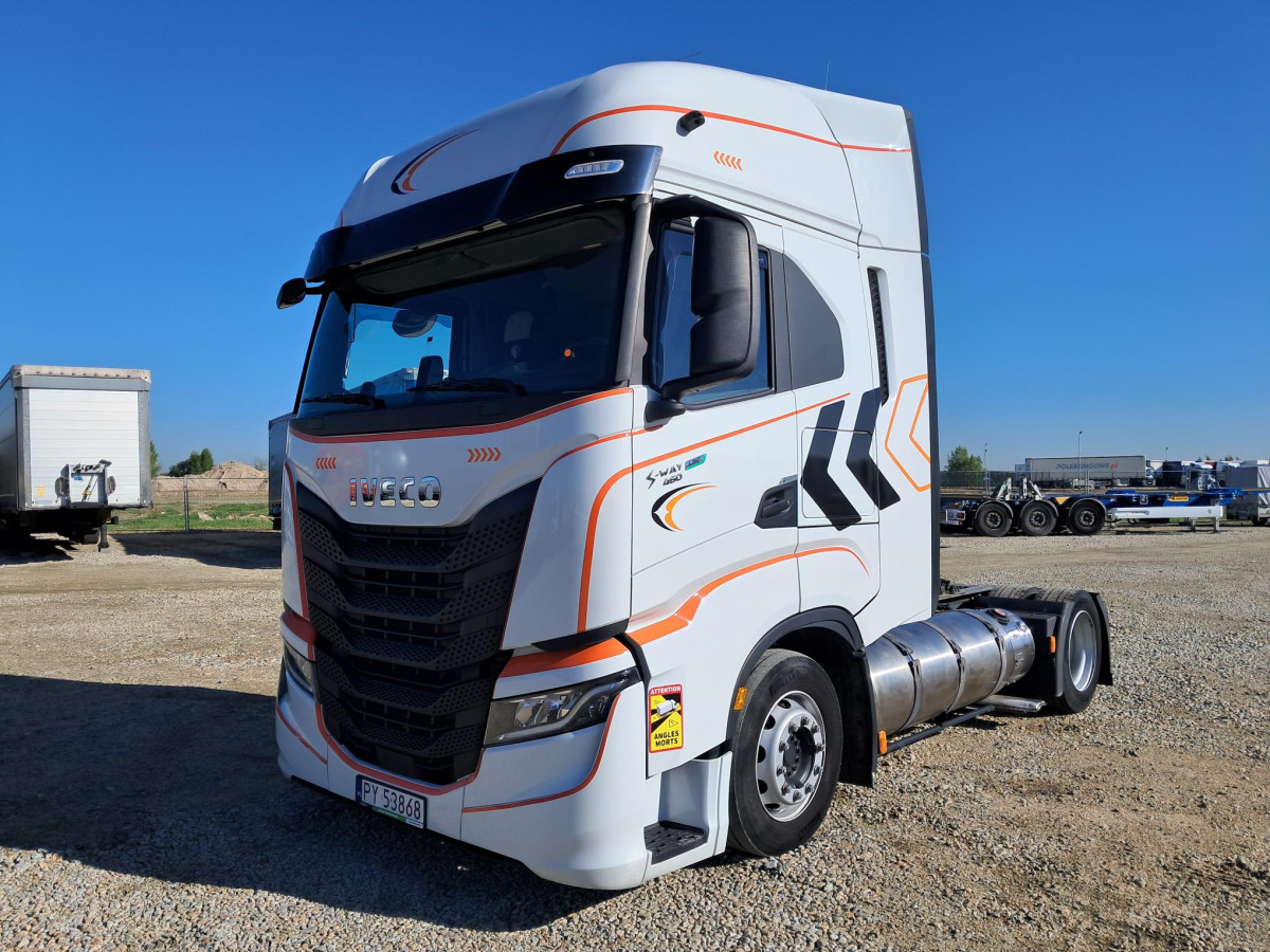 IVECO AS440ST/FP LT LNG CIĄGNIK SIODŁOWY - Nyergesvontató: 3 kép. IVECO AS440ST/FP LT LNG CIĄGNIK SIODŁOWY - Nyergesvontató: 3 kép.