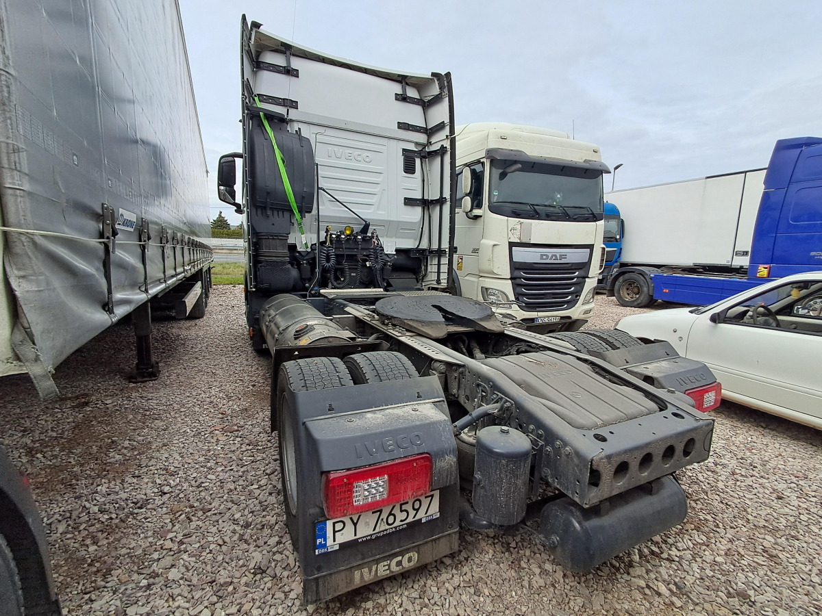 IVECO AS440ST/FP LT LNG CIĄGNIK SIODŁOWY - Nyergesvontató: 5 kép. IVECO AS440ST/FP LT LNG CIĄGNIK SIODŁOWY - Nyergesvontató: 5 kép.