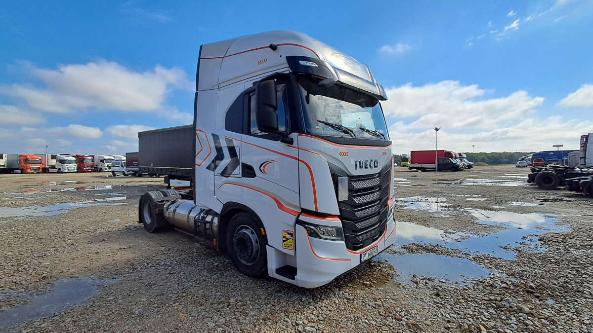 IVECO AS440ST/FP LT LNG CIĄGNIK SIODŁOWY - Nyergesvontató: 1 kép. IVECO AS440ST/FP LT LNG CIĄGNIK SIODŁOWY - Nyergesvontató: 1 kép.