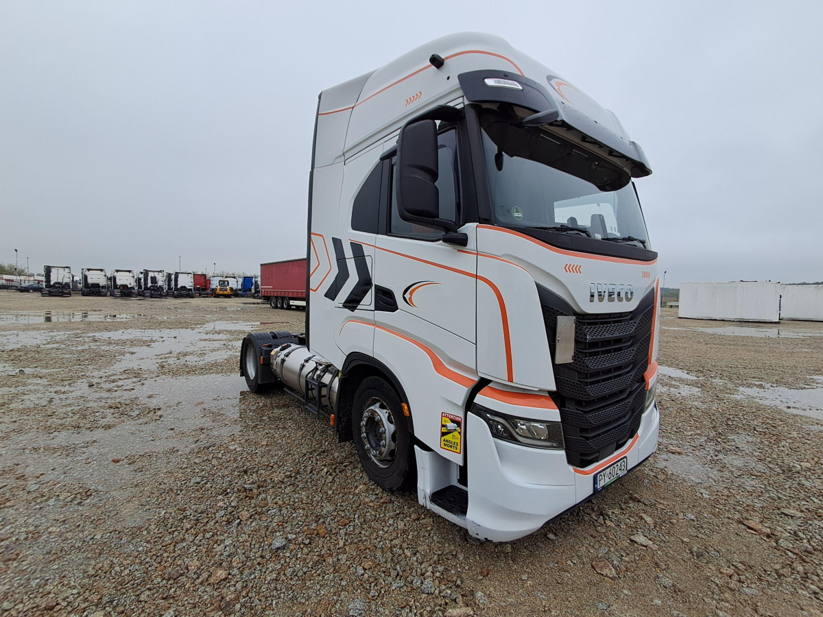 IVECO AS440ST/FP LT LNG CIĄGNIK SIODŁOWY - Nyergesvontató: 1 kép. IVECO AS440ST/FP LT LNG CIĄGNIK SIODŁOWY - Nyergesvontató: 1 kép.