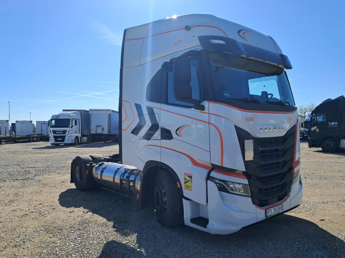 IVECO AS440ST/FP LT LNG CIĄGNIK SIODŁOWY - Nyergesvontató: 1 kép. IVECO AS440ST/FP LT LNG CIĄGNIK SIODŁOWY - Nyergesvontató: 1 kép.