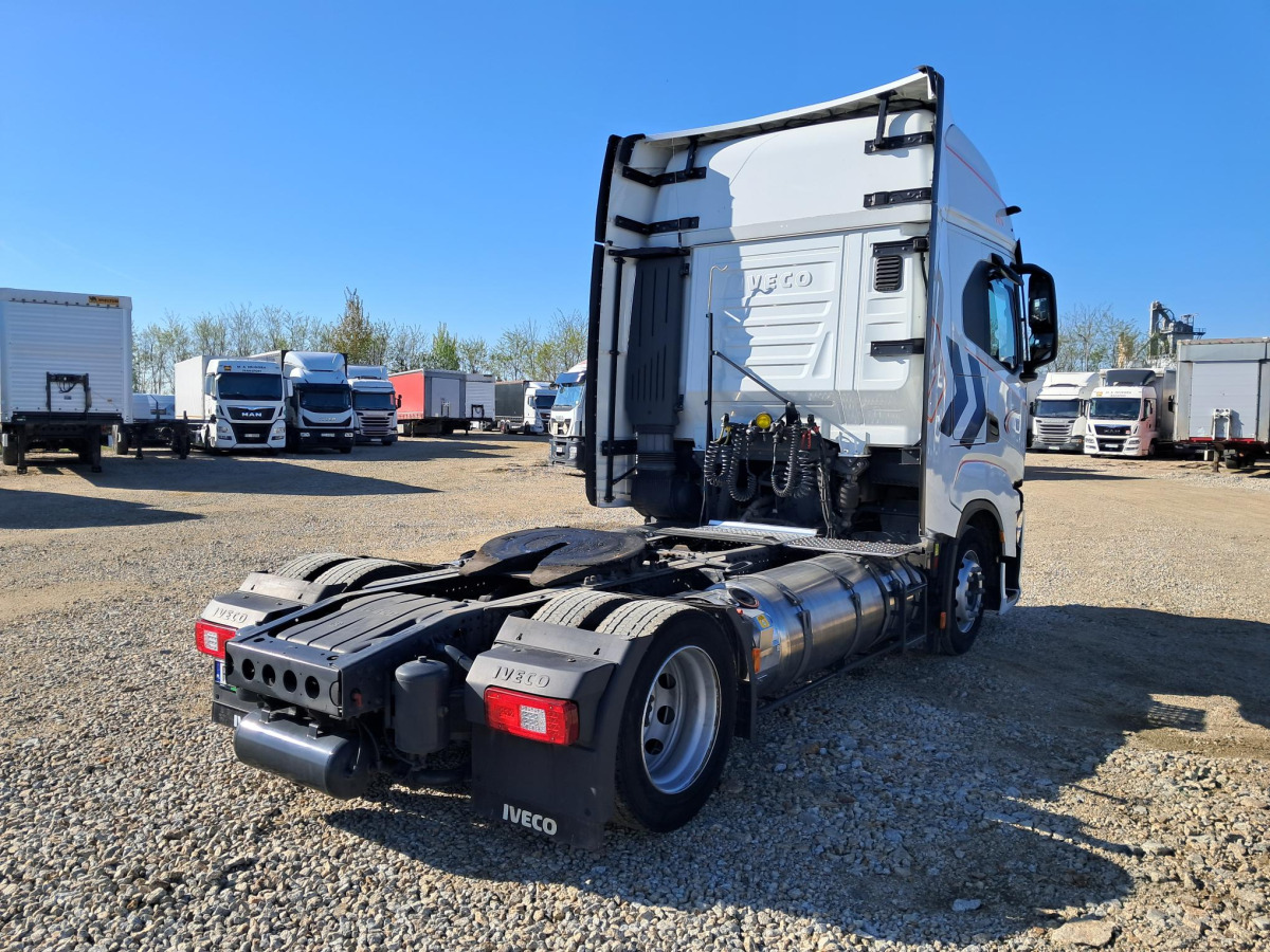 IVECO AS440ST/FP LT LNG CIĄGNIK SIODŁOWY - Nyergesvontató: 5 kép. IVECO AS440ST/FP LT LNG CIĄGNIK SIODŁOWY - Nyergesvontató: 5 kép.