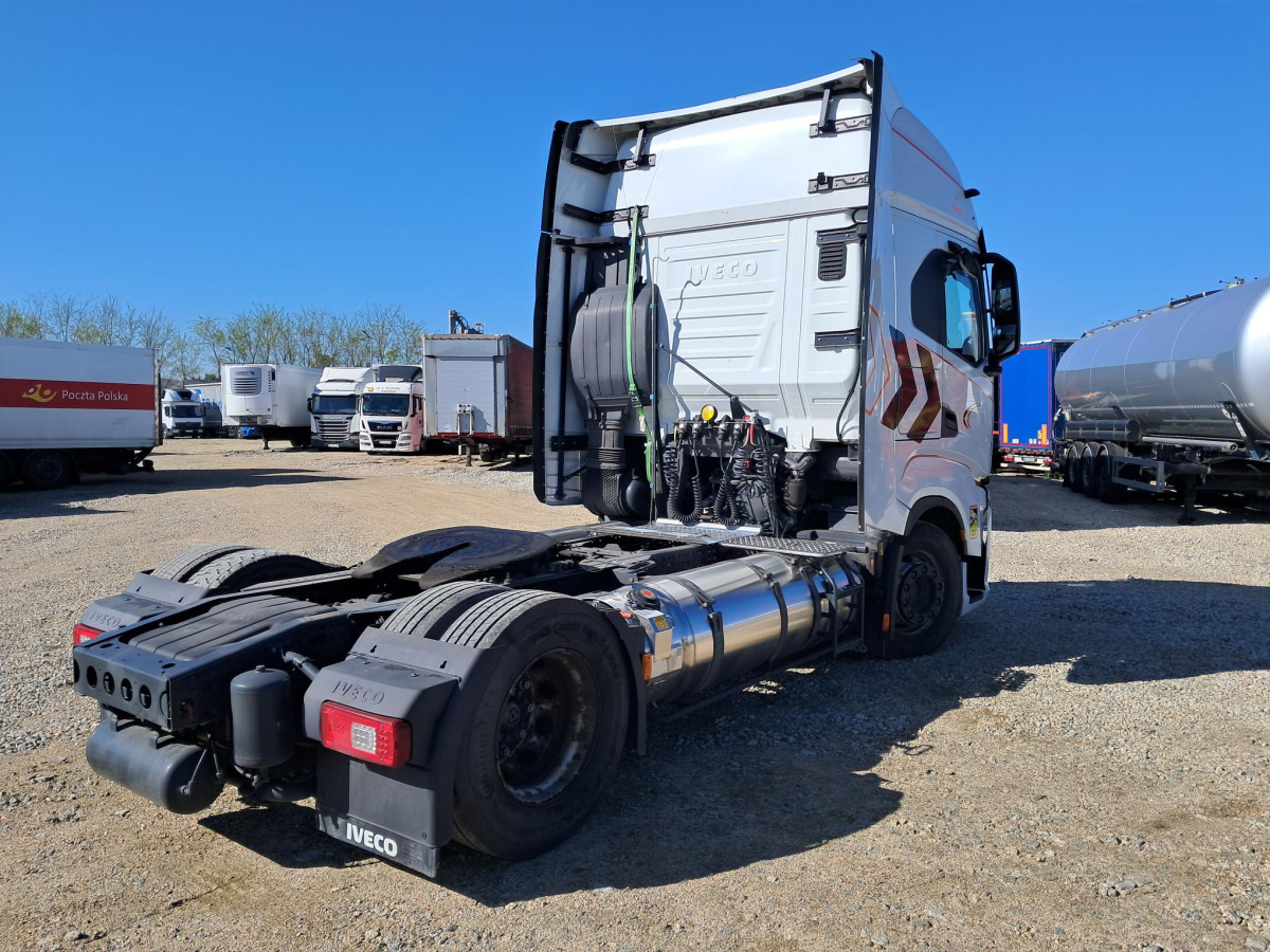 IVECO AS440ST/FP LT LNG CIĄGNIK SIODŁOWY - Nyergesvontató: 5 kép. IVECO AS440ST/FP LT LNG CIĄGNIK SIODŁOWY - Nyergesvontató: 5 kép.