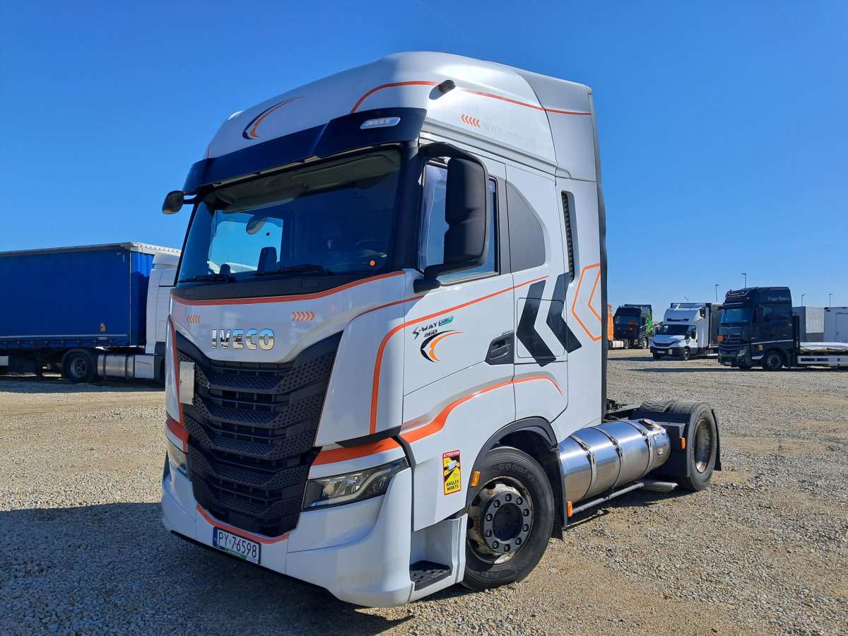 IVECO AS440ST/FP LT LNG CIĄGNIK SIODŁOWY - Nyergesvontató: 3 kép. IVECO AS440ST/FP LT LNG CIĄGNIK SIODŁOWY - Nyergesvontató: 3 kép.