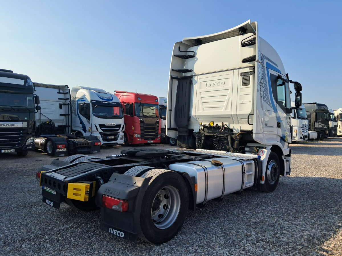 IVECO AS440ST/P CIĄGNIK SIODŁOWY - Nyergesvontató: 4 kép. IVECO AS440ST/P CIĄGNIK SIODŁOWY - Nyergesvontató: 4 kép.