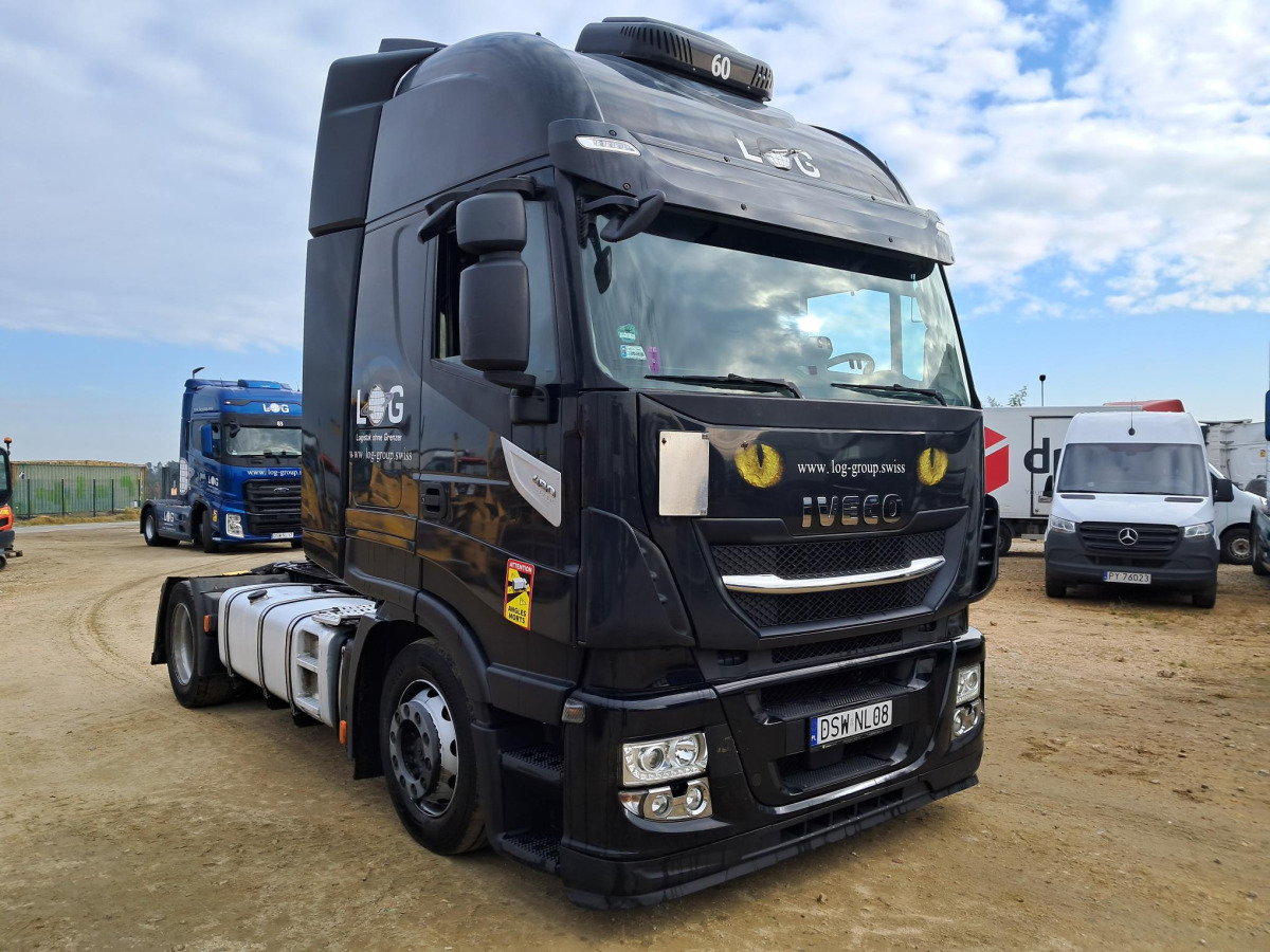 IVECO AS440T CIĄGNIK SIODŁOWY - Nyergesvontató: 1 kép. IVECO AS440T CIĄGNIK SIODŁOWY - Nyergesvontató: 1 kép.