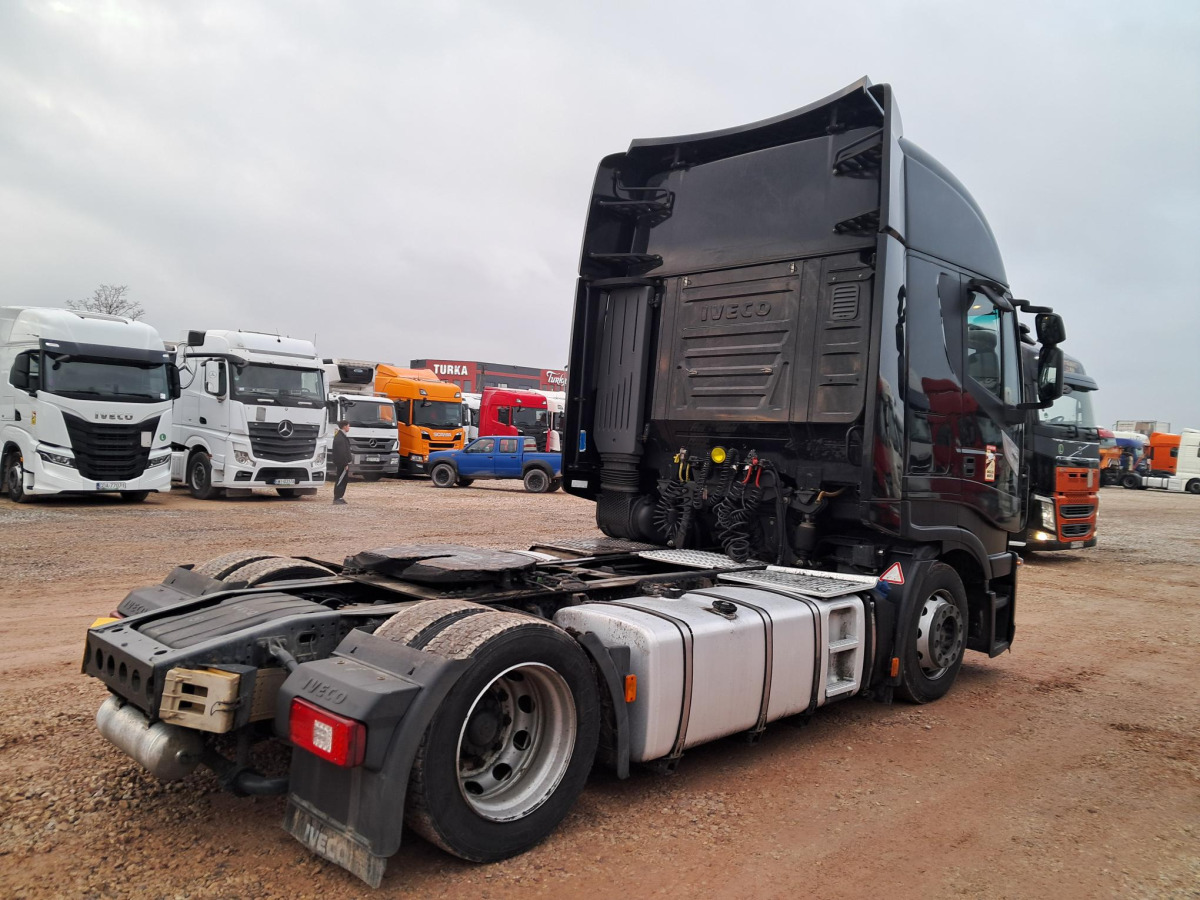 IVECO AS440T/ FP LT CIĄGNIK SIODŁOWY - Nyergesvontató: 4 kép. IVECO AS440T/ FP LT CIĄGNIK SIODŁOWY - Nyergesvontató: 4 kép.