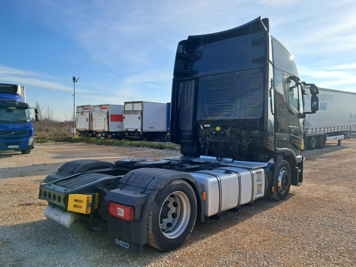 IVECO AS440T/ FP LT CIĄGNIK SIODŁOWY - Nyergesvontató: 4 kép. IVECO AS440T/ FP LT CIĄGNIK SIODŁOWY - Nyergesvontató: 4 kép.