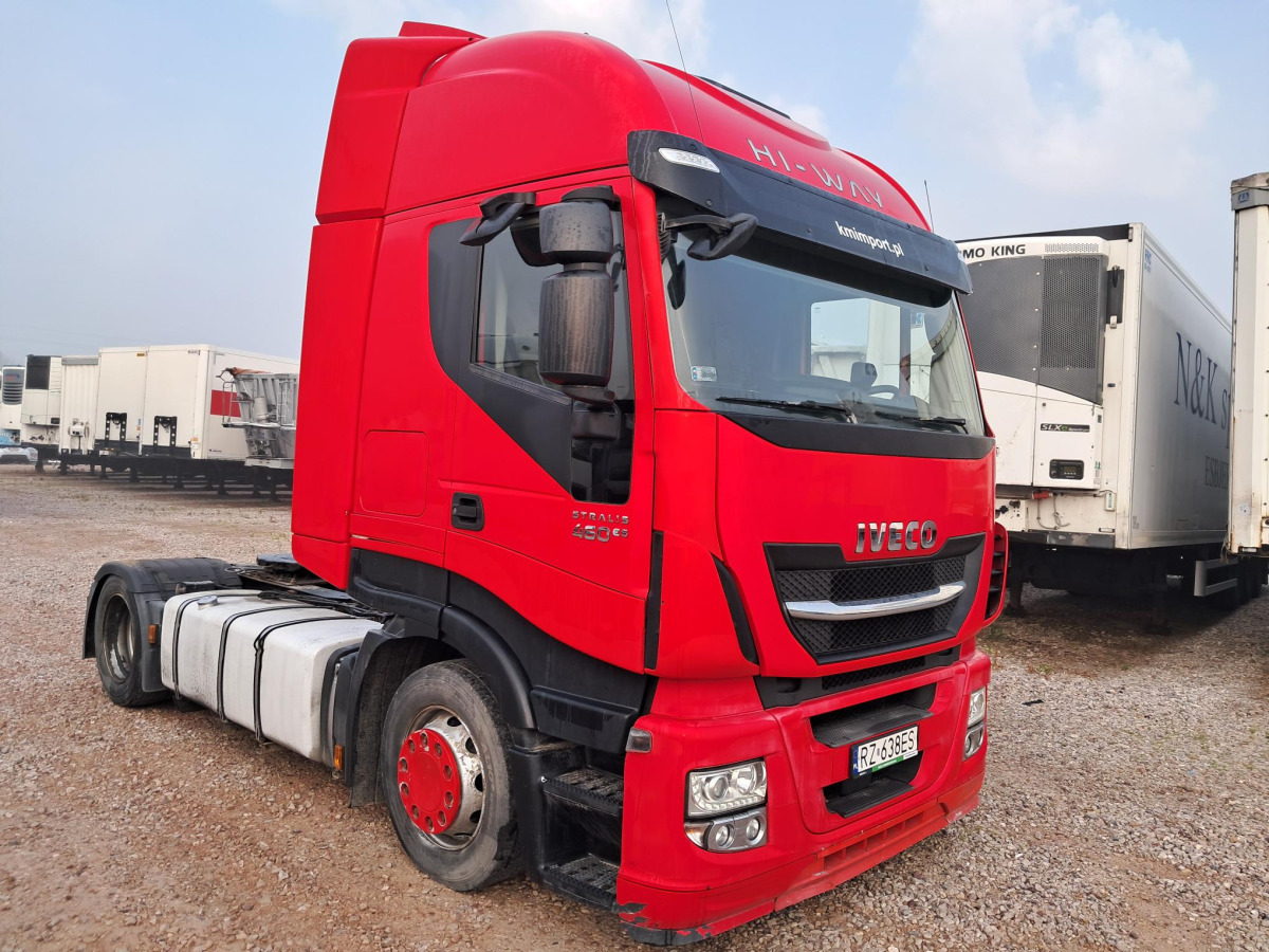 IVECO AS440T/FP-LT CIĄGNIK SIODŁOWY - Nyergesvontató: 1 kép. IVECO AS440T/FP-LT CIĄGNIK SIODŁOWY - Nyergesvontató: 1 kép.