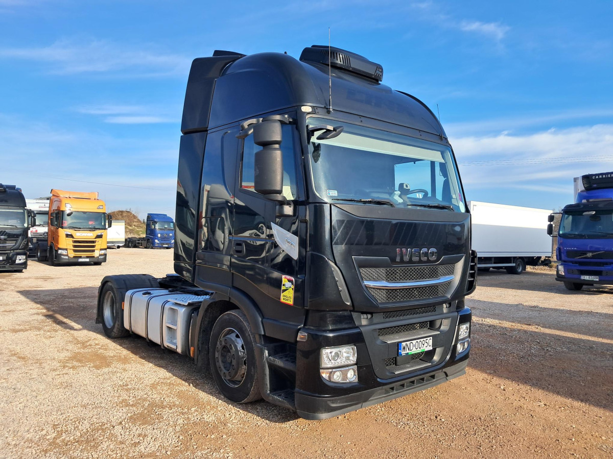 IVECO AS440T/ FP LT CIĄGNIK SIODŁOWY - Nyergesvontató: 1 kép. IVECO AS440T/ FP LT CIĄGNIK SIODŁOWY - Nyergesvontató: 1 kép.