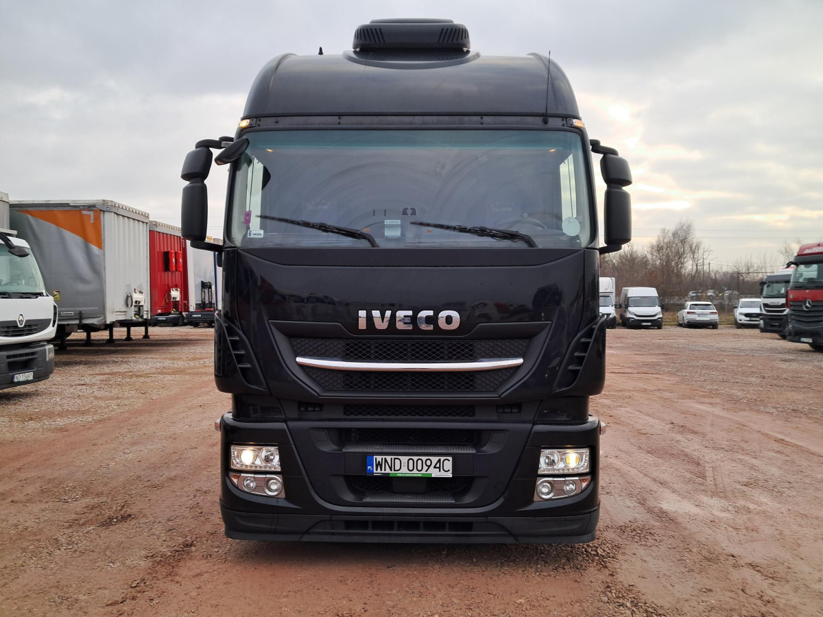 IVECO AS440T/ FP LT CIĄGNIK SIODŁOWY - Nyergesvontató: 3 kép. IVECO AS440T/ FP LT CIĄGNIK SIODŁOWY - Nyergesvontató: 3 kép.