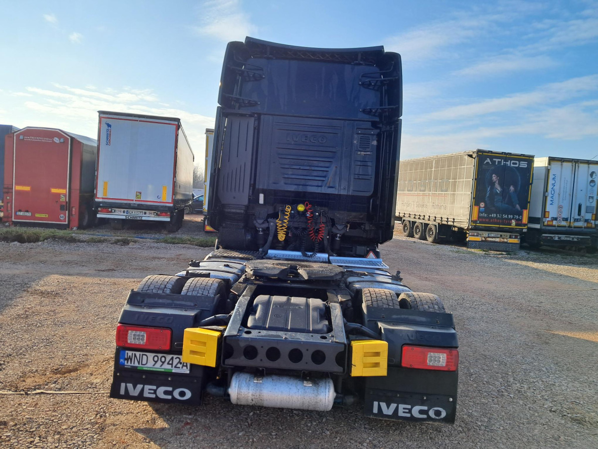 IVECO AS440T/ FP LT CIĄGNIK SIODŁOWY - Nyergesvontató: 5 kép. IVECO AS440T/ FP LT CIĄGNIK SIODŁOWY - Nyergesvontató: 5 kép.