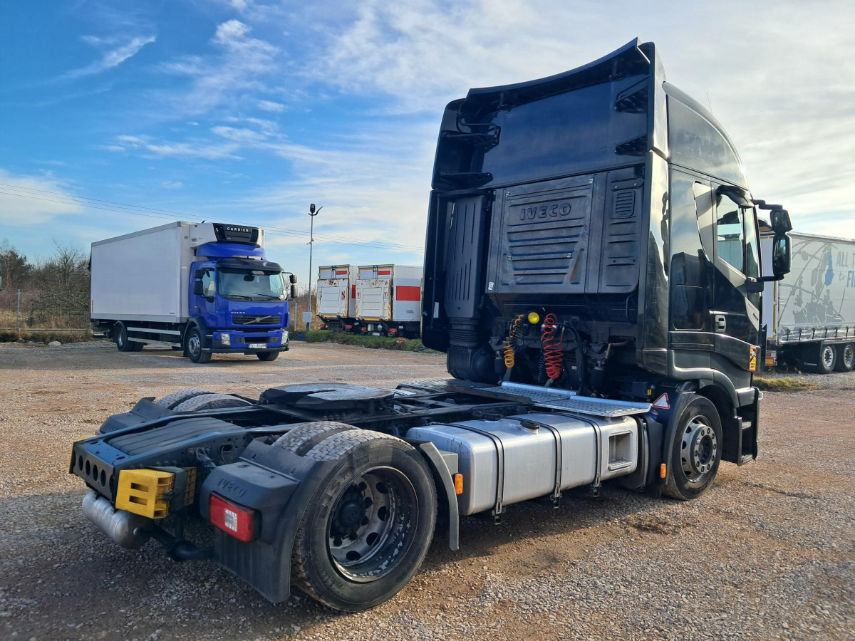 IVECO AS440T/ FP LT CIĄGNIK SIODŁOWY - Nyergesvontató: 4 kép. IVECO AS440T/ FP LT CIĄGNIK SIODŁOWY - Nyergesvontató: 4 kép.