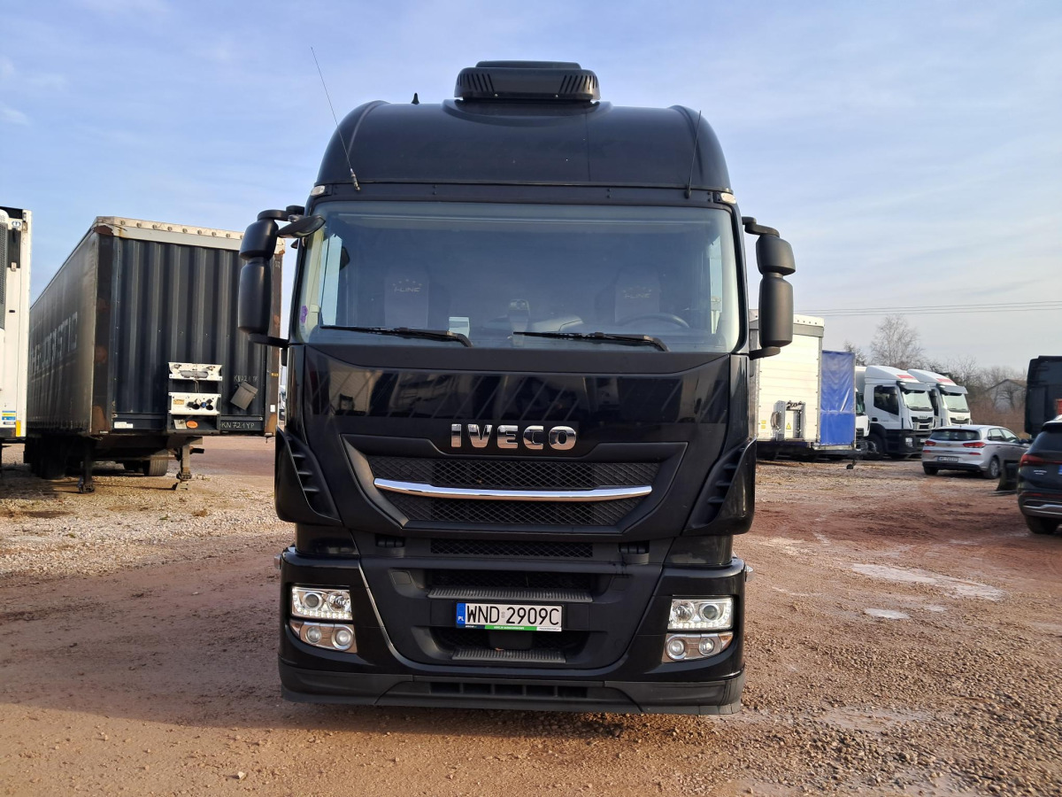 IVECO AS440T/ FP LT CIĄGNIK SIODŁOWY - Nyergesvontató: 3 kép. IVECO AS440T/ FP LT CIĄGNIK SIODŁOWY - Nyergesvontató: 3 kép.