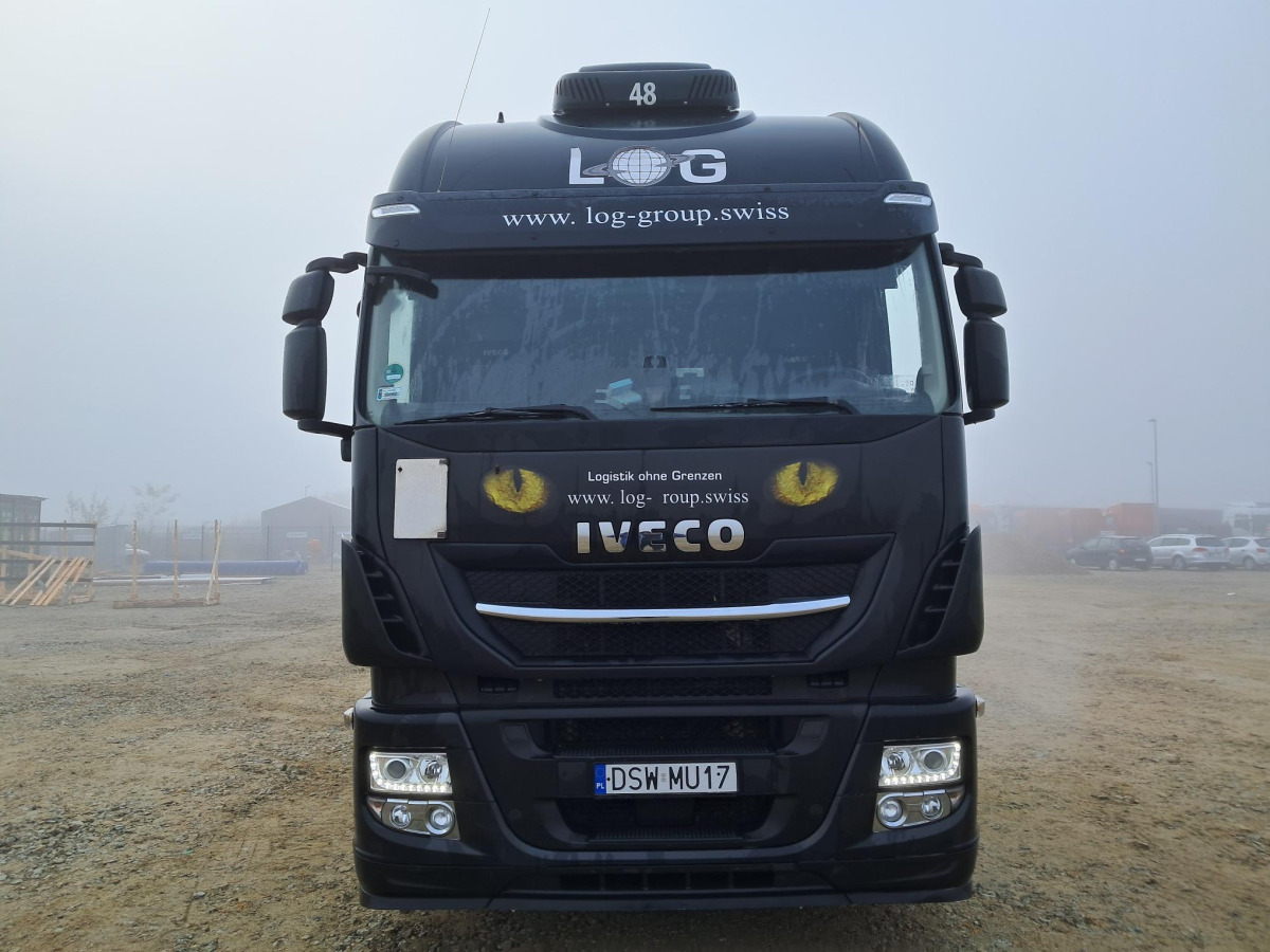 IVECO AS440T/P CIĄGNIK SIODŁOWY - Nyergesvontató: 3 kép. IVECO AS440T/P CIĄGNIK SIODŁOWY - Nyergesvontató: 3 kép.