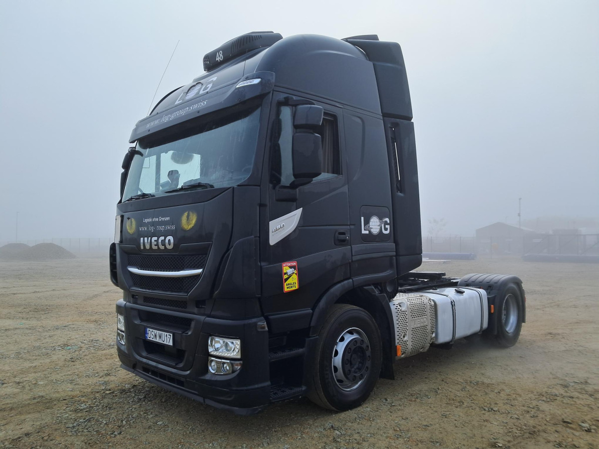 IVECO AS440T/P CIĄGNIK SIODŁOWY - Nyergesvontató: 2 kép. IVECO AS440T/P CIĄGNIK SIODŁOWY - Nyergesvontató: 2 kép.