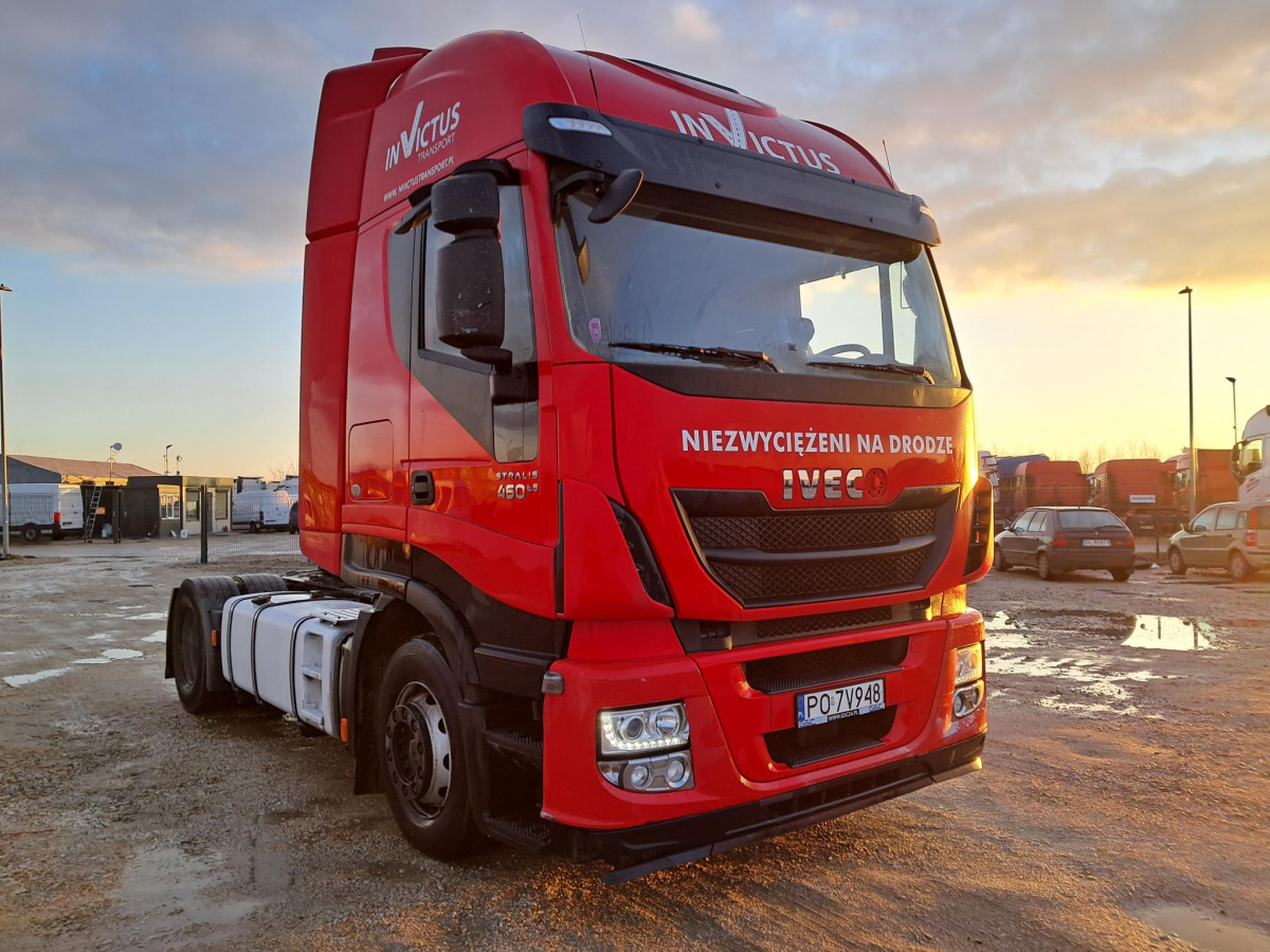 IVECO AS440T/P CIĄGNIK SIODŁOWY - Nyergesvontató: 1 kép. IVECO AS440T/P CIĄGNIK SIODŁOWY - Nyergesvontató: 1 kép.