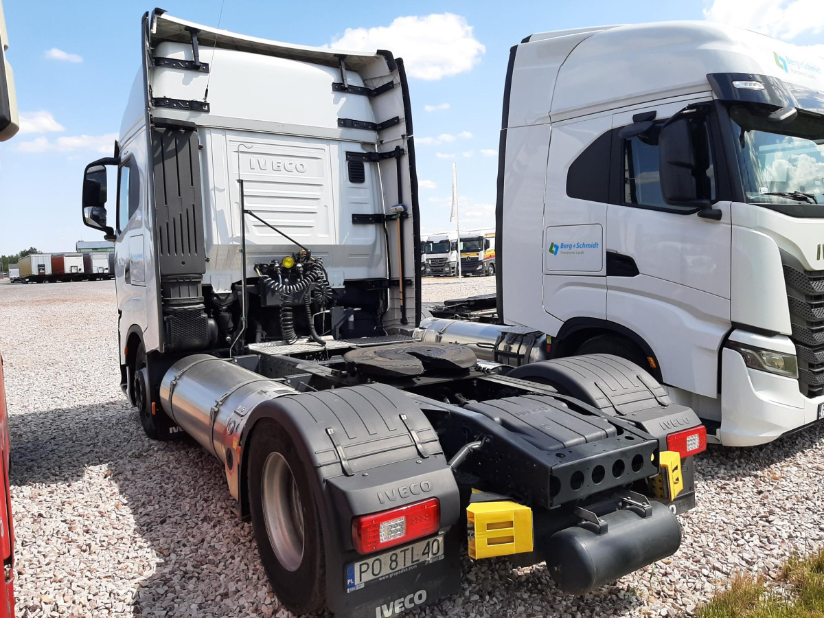 IVECO S-WAY CIĄGNIK SIODŁOWY - Nyergesvontató: 4 kép. IVECO S-WAY CIĄGNIK SIODŁOWY - Nyergesvontató: 4 kép.