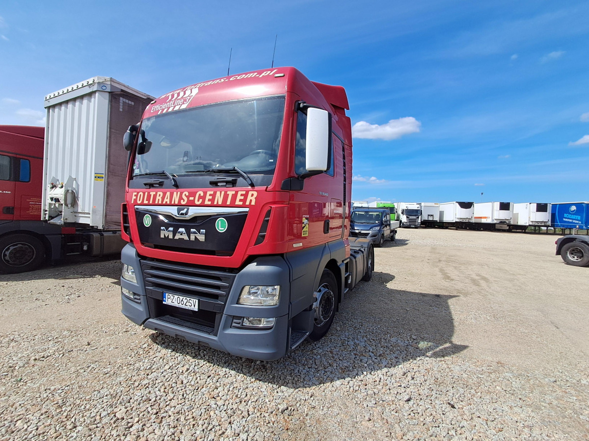 MAN TGX 18.460 4X2 BLS CIĄGNIK SIODŁOWY - Nyergesvontató: 2 kép. MAN TGX 18.460 4X2 BLS CIĄGNIK SIODŁOWY - Nyergesvontató: 2 kép.