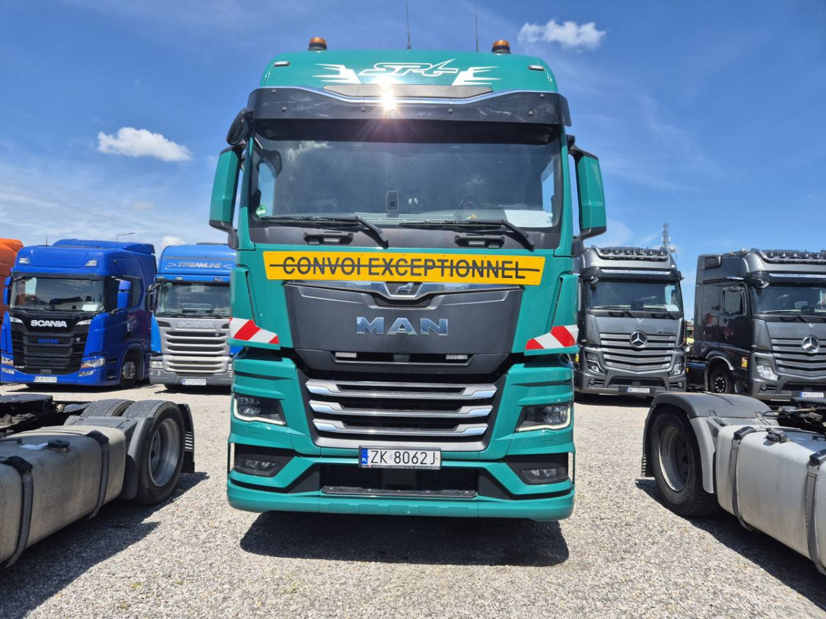 MAN TGX 18.470 CIĄGNIK SIODŁOWY - Nyergesvontató: 2 kép. MAN TGX 18.470 CIĄGNIK SIODŁOWY - Nyergesvontató: 2 kép.