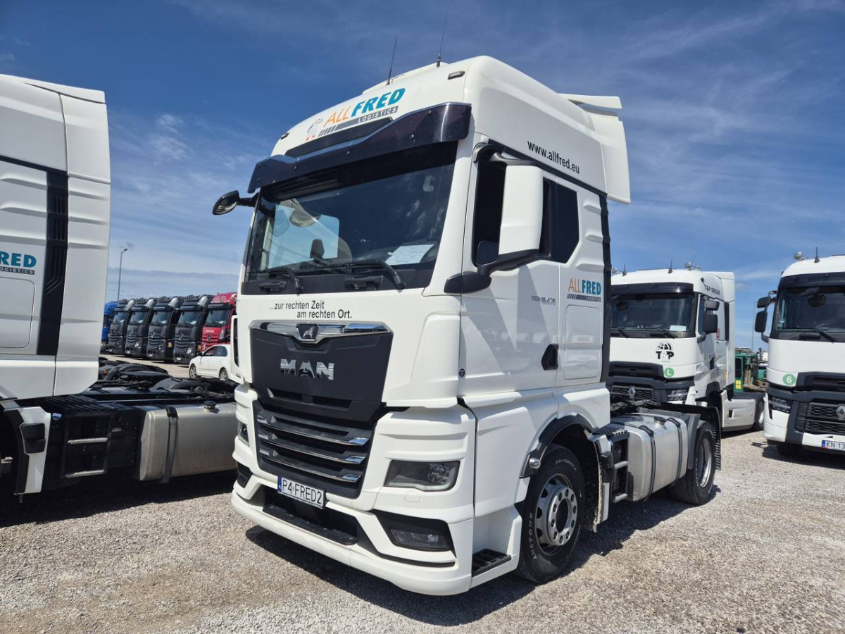 MAN TGX 18.470 CIĄGNIK SIODŁOWY - Nyergesvontató: 2 kép. MAN TGX 18.470 CIĄGNIK SIODŁOWY - Nyergesvontató: 2 kép.