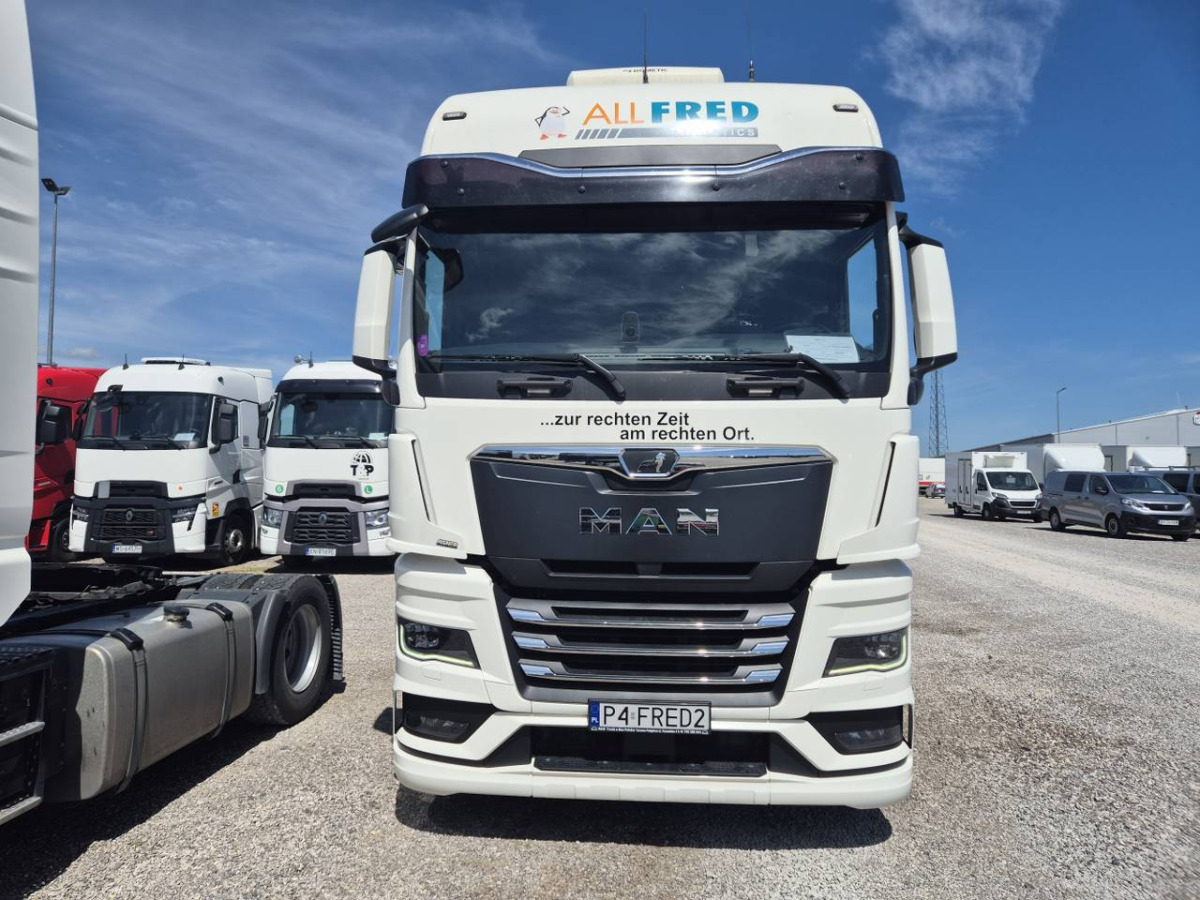 MAN TGX 18.470 CIĄGNIK SIODŁOWY - Nyergesvontató: 3 kép. MAN TGX 18.470 CIĄGNIK SIODŁOWY - Nyergesvontató: 3 kép.