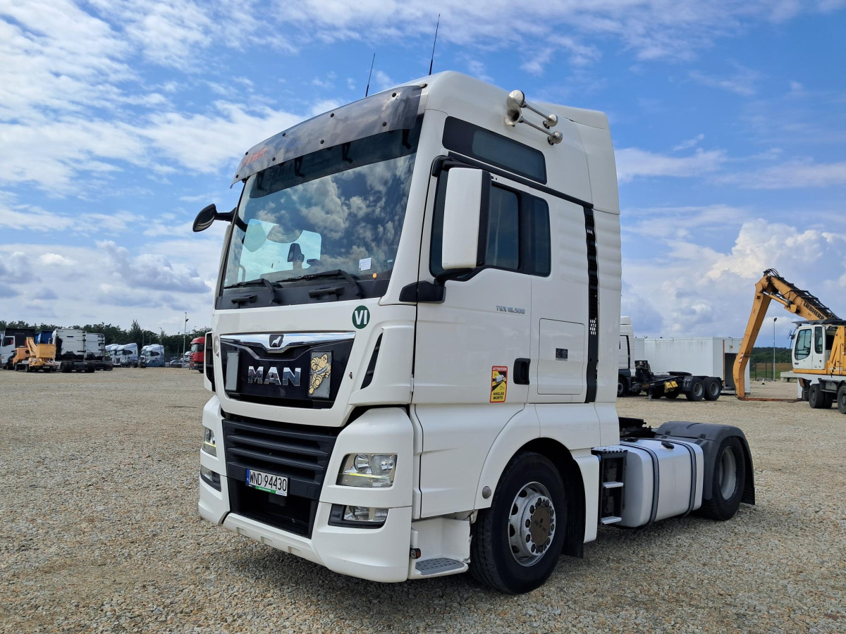 MAN TGX 18.500 4X2 BLS CIĄGNIK SIODŁOWY - Nyergesvontató: 3 kép. MAN TGX 18.500 4X2 BLS CIĄGNIK SIODŁOWY - Nyergesvontató: 3 kép.