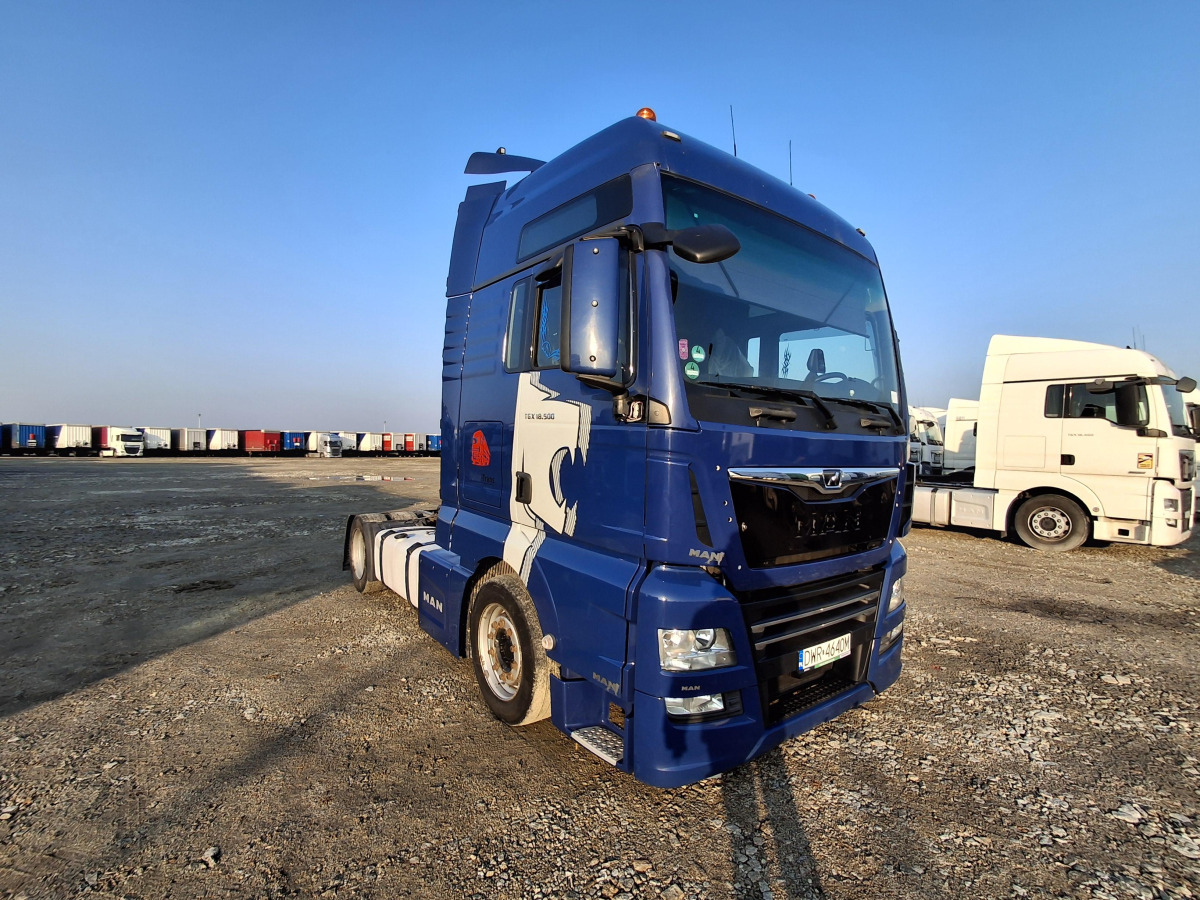MAN TGX 18.500 CIĄGNIK SIODŁOWY - Nyergesvontató: 1 kép. MAN TGX 18.500 CIĄGNIK SIODŁOWY - Nyergesvontató: 1 kép.