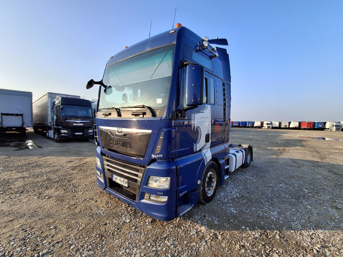 MAN TGX 18.500 CIĄGNIK SIODŁOWY - Nyergesvontató: 2 kép. MAN TGX 18.500 CIĄGNIK SIODŁOWY - Nyergesvontató: 2 kép.