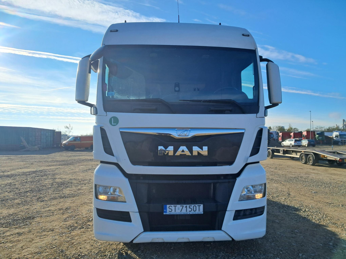MAN TGX CIĄGNIK SIODŁOWY - Nyergesvontató: 3 kép. MAN TGX CIĄGNIK SIODŁOWY - Nyergesvontató: 3 kép.