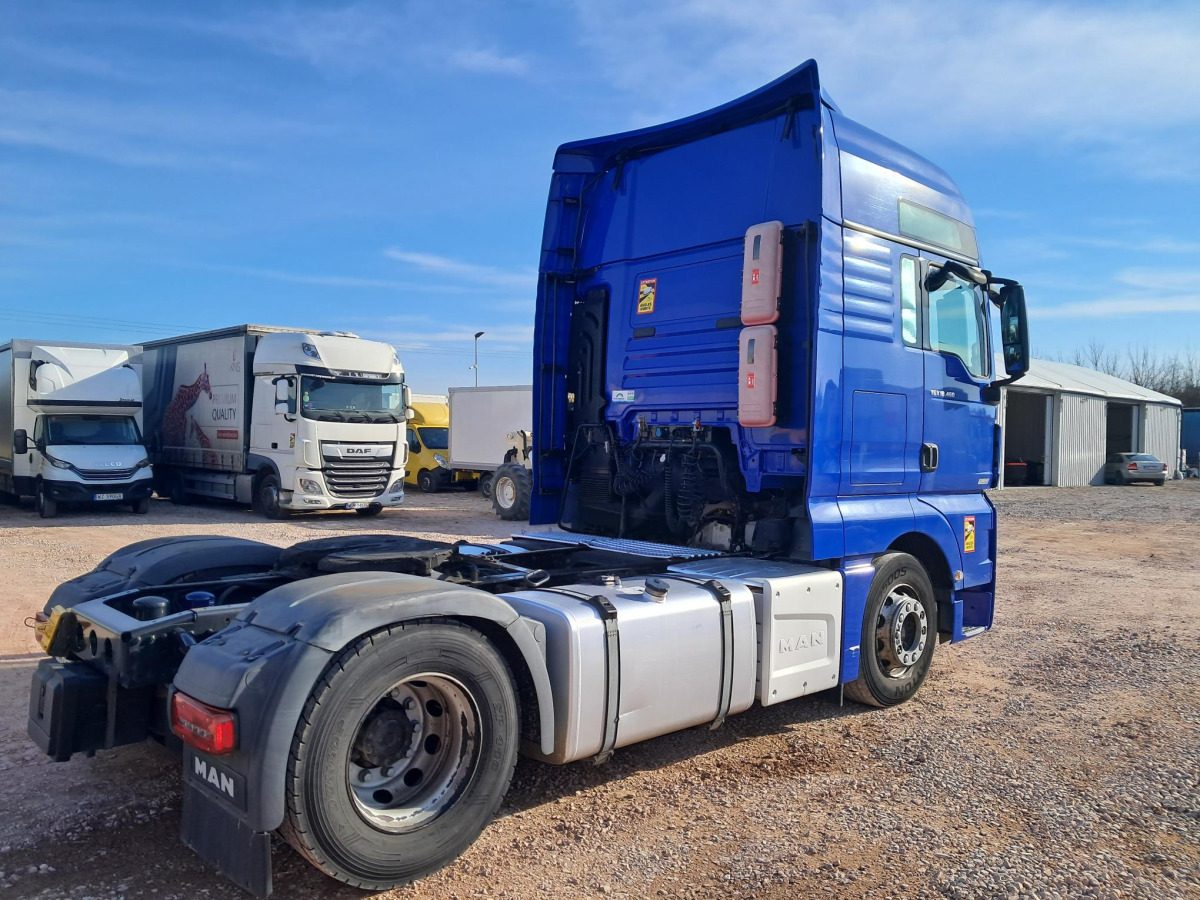 MAN TGX CIĄGNIK SIODŁOWY - Nyergesvontató: 4 kép. MAN TGX CIĄGNIK SIODŁOWY - Nyergesvontató: 4 kép.