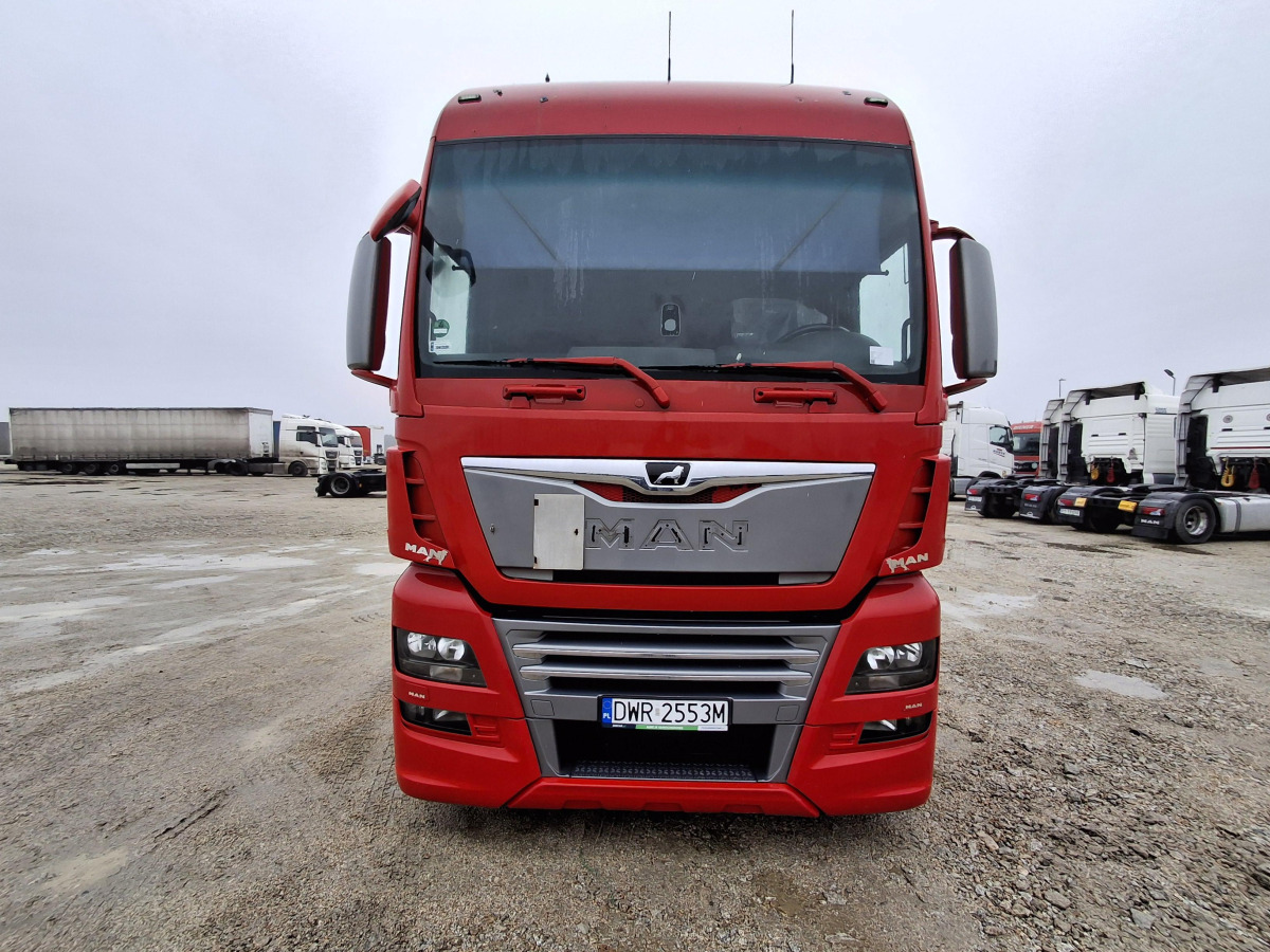 MAN TGX CIĄGNIK SIODŁOWY - Nyergesvontató: 3 kép. MAN TGX CIĄGNIK SIODŁOWY - Nyergesvontató: 3 kép.