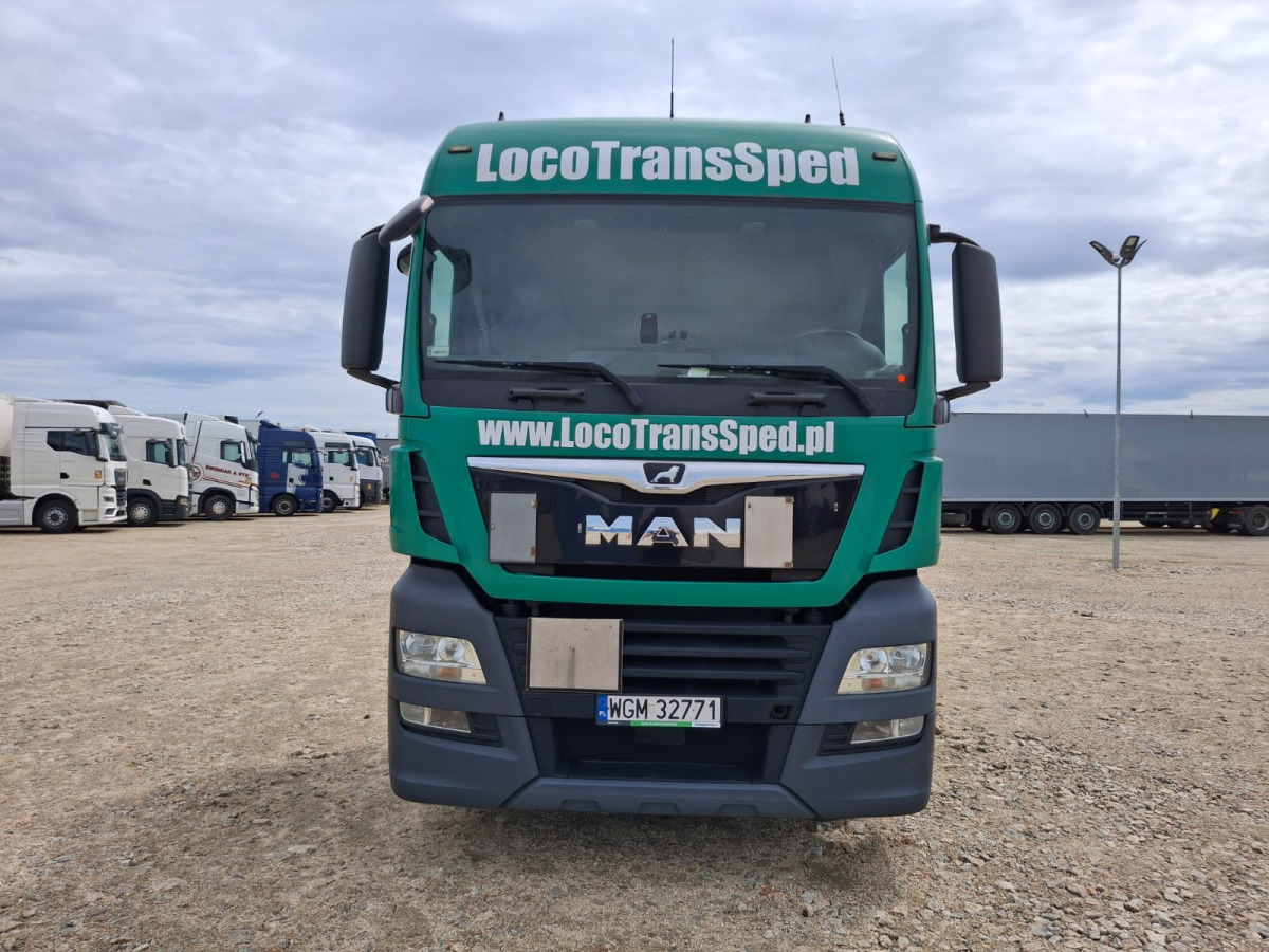 MAN TGX CIĄGNIK SIODŁOWY - Nyergesvontató: 2 kép. MAN TGX CIĄGNIK SIODŁOWY - Nyergesvontató: 2 kép.