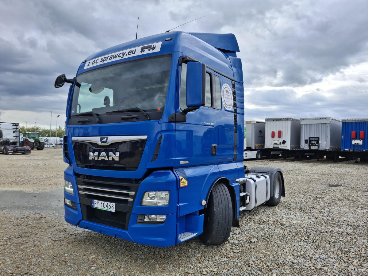 MAN TGX CIĄGNIK SIODŁOWY - Nyergesvontató: 2 kép. MAN TGX CIĄGNIK SIODŁOWY - Nyergesvontató: 2 kép.