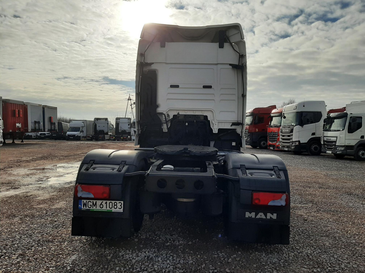 MAN TGX CIĄGNIK SIODŁOWY - Nyergesvontató: 5 kép. MAN TGX CIĄGNIK SIODŁOWY - Nyergesvontató: 5 kép.