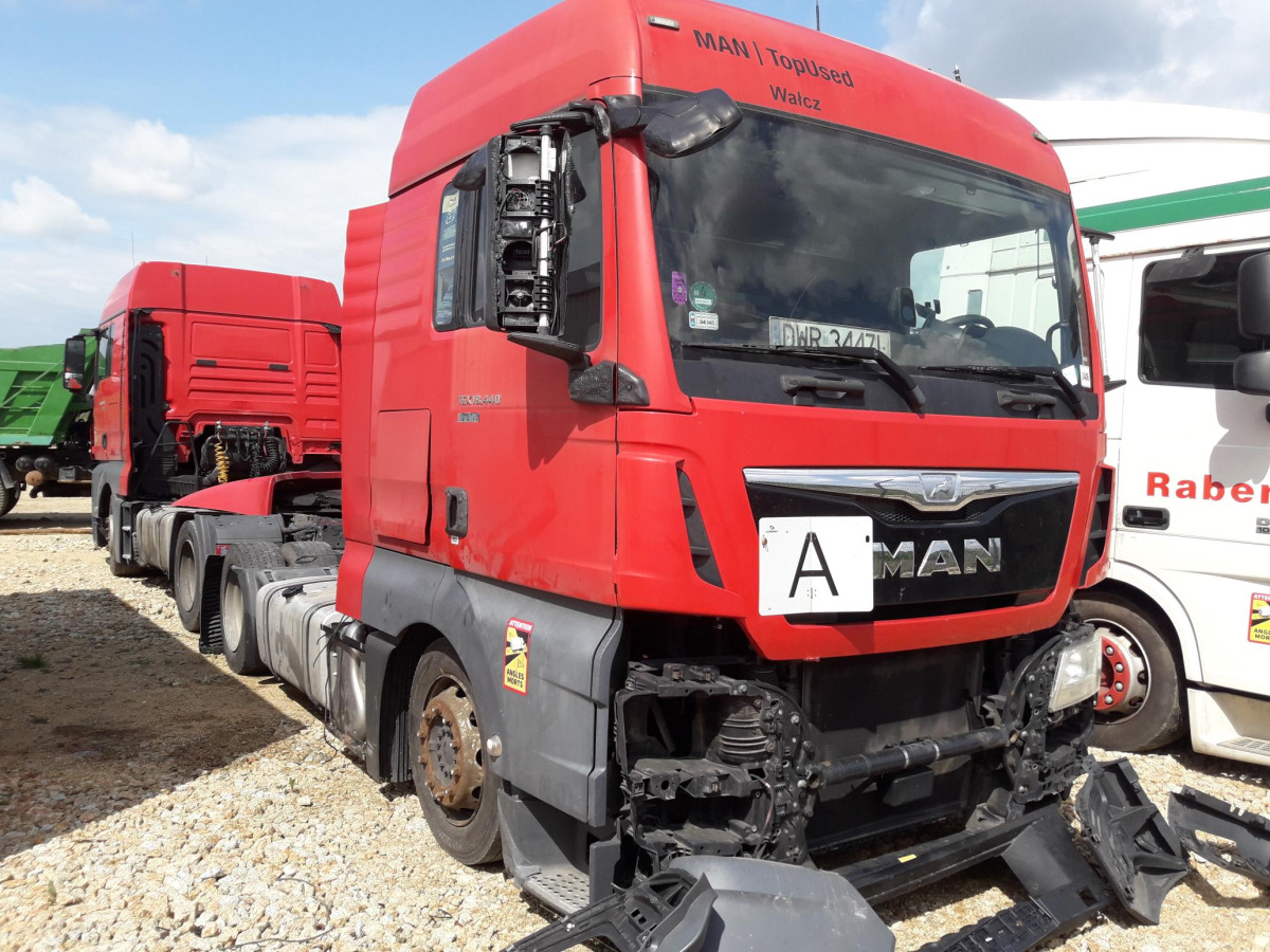 MAN TGX CIĄGNIK SIODŁOWY - Nyergesvontató: 1 kép. MAN TGX CIĄGNIK SIODŁOWY - Nyergesvontató: 1 kép.