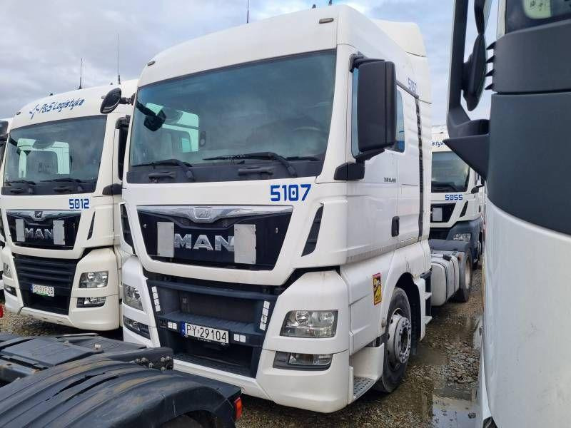 MAN TGX CIĄGNIK SIODŁOWY - Nyergesvontató: 2 kép. MAN TGX CIĄGNIK SIODŁOWY - Nyergesvontató: 2 kép.