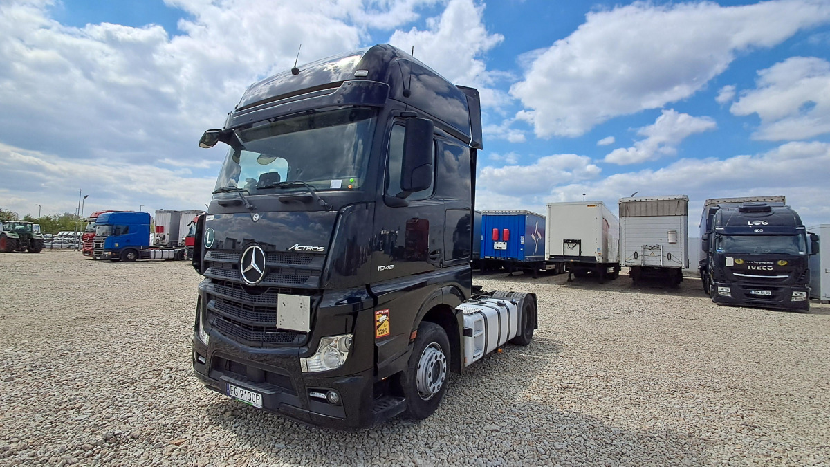 MERCEDES BENZ ACTROS CIĄGNIK SIODŁOWY - Nyergesvontató: 3 kép. MERCEDES BENZ ACTROS CIĄGNIK SIODŁOWY - Nyergesvontató: 3 kép.